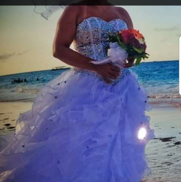 Wedding Dress Swarovski Crystals - Picture 4 of 8